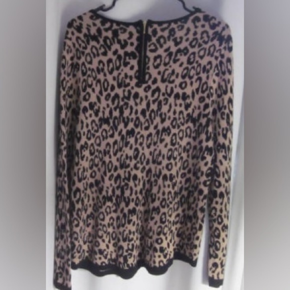 Chico’s Women’s Leopard Print Pullover Sweater, Tan/Black, 1/4 Zip Back; Size 3 - Picture 3 of 10